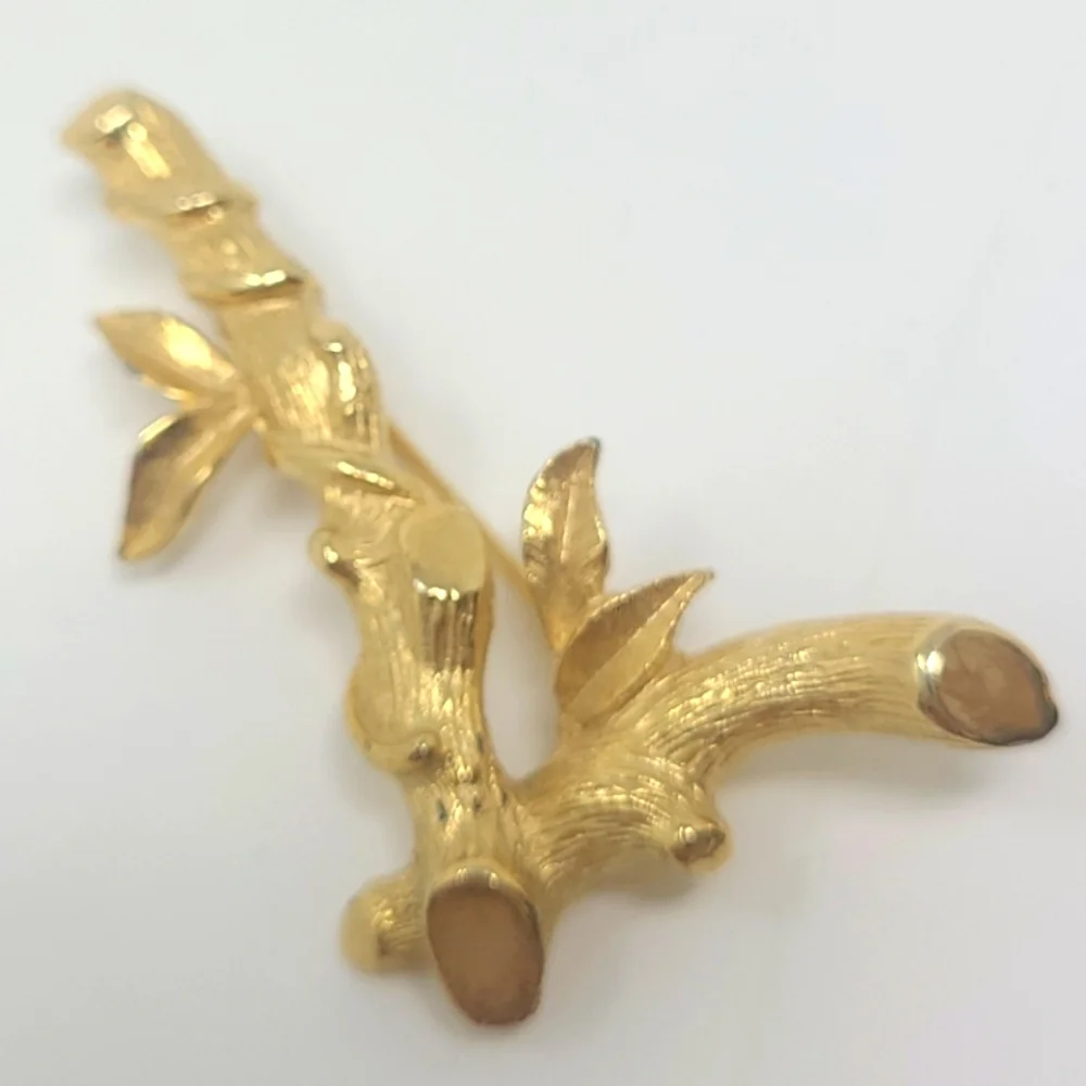 Vintage Sarah Coventry 1960's signed letter L pin brooch bamboo vine‎ design